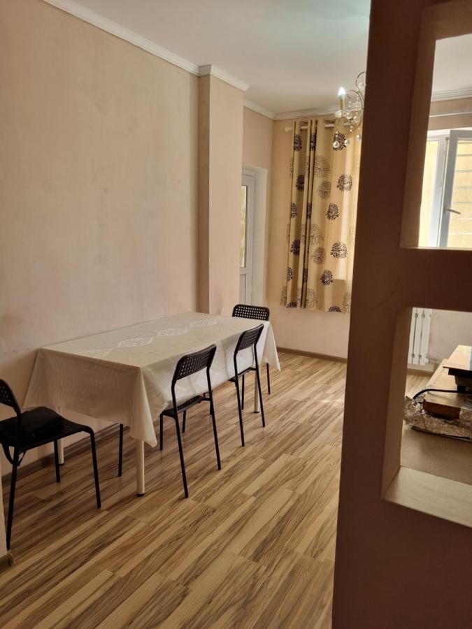Diplomat Apartments Бишкек Екстериор снимка